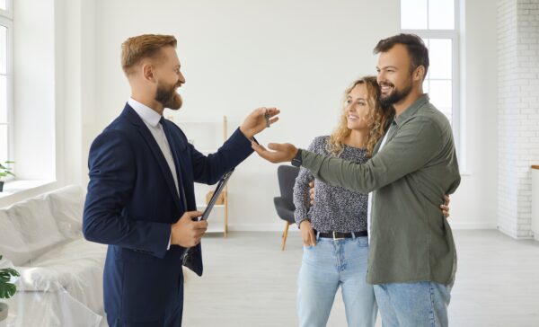 être agent immobilier sans carte professionnelle